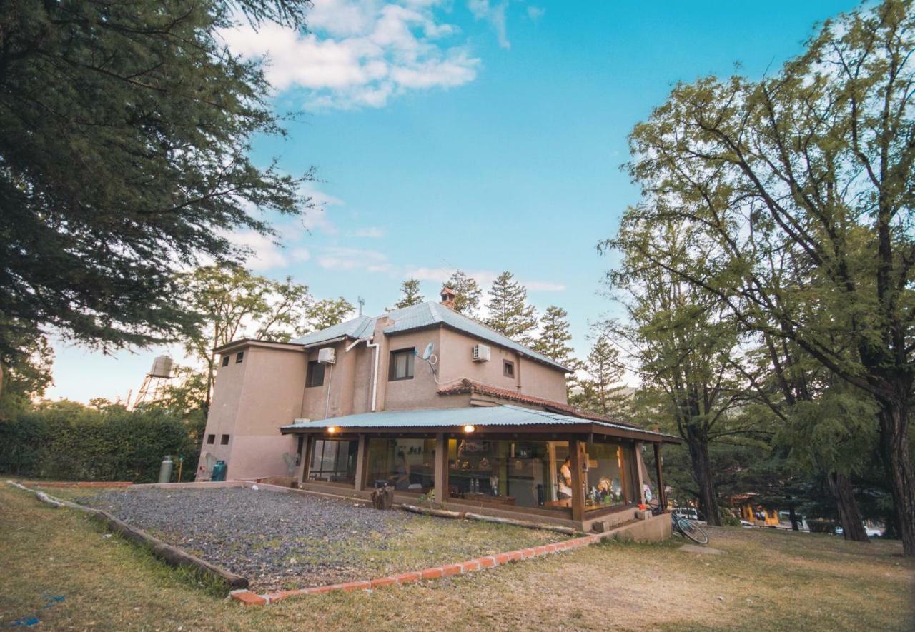 The Hostelhouse Centro. Casa De Huespedes. Villa General Belgrano Kültér fotó